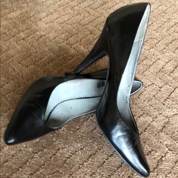 Black Pumps Size 8W (wide) - Picture 2 of 5